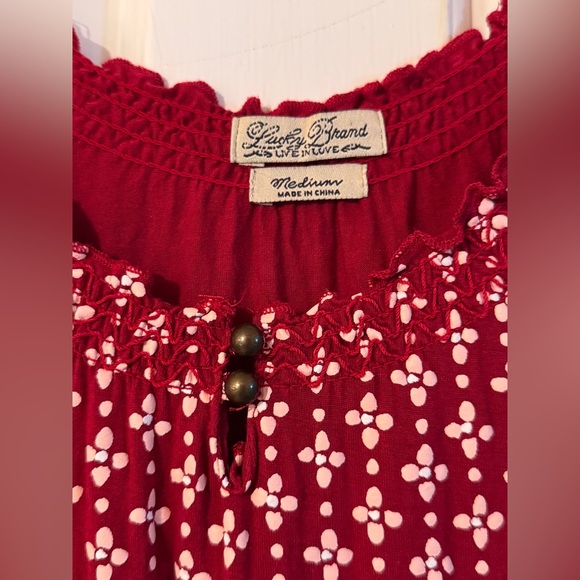 Lucky Brand Red Floral Dress with Elbow Flutter Sleeves Stretchy Ruffle Hem EUC - Picture 2 of 6